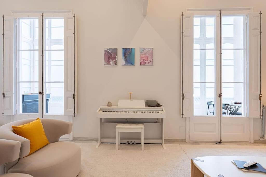 Lux 3 Bed 2 Bath Near Park, Metro, Museums In Born Apartment